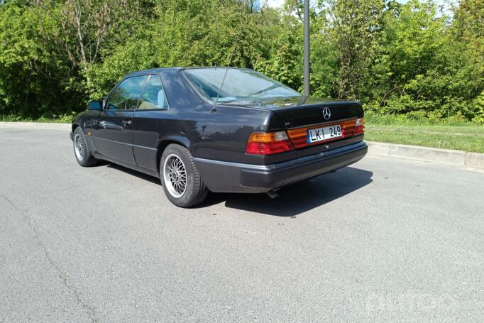 Mercedes-Benz W124 1 generation