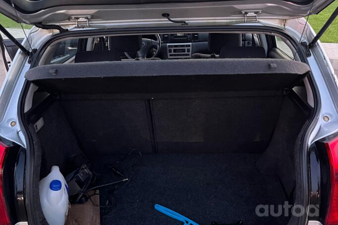 Toyota Corolla E120 Hatchback 5-doors