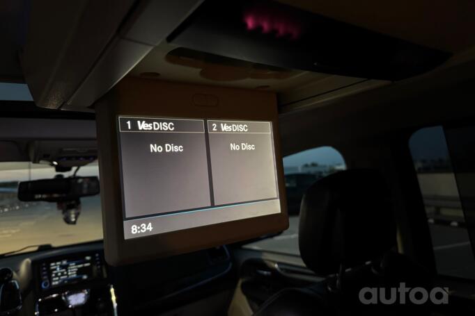 Chrysler Town & Country 5 generation [restyling]