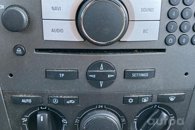 Opel Antara 1 generation Crossover