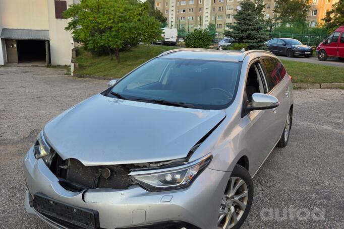Toyota Auris 2 generation [restyling]