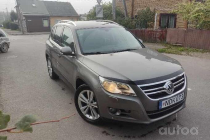 Volkswagen Tiguan 1 generation Crossover