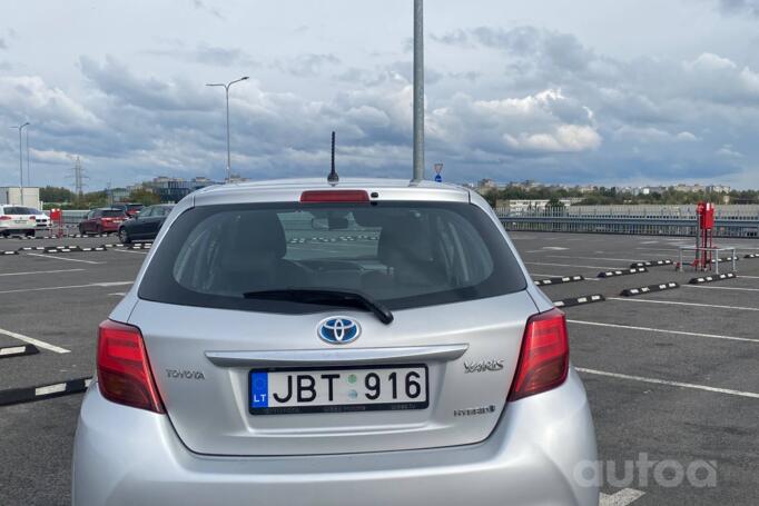Toyota Yaris XP130 [2th restyling] Hatchback