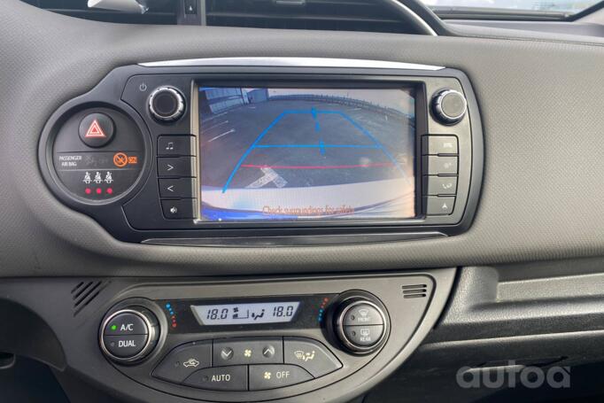 Toyota Yaris XP130 [2th restyling] Hatchback