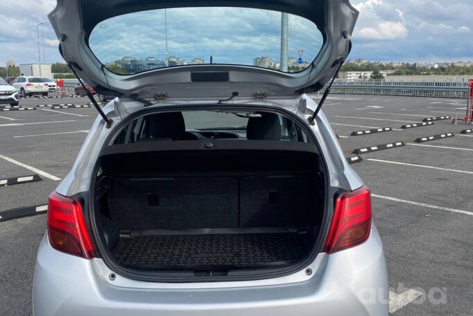 Toyota Yaris XP130 [2th restyling] Hatchback