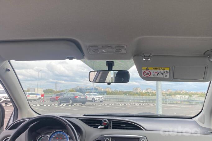 Toyota Yaris XP130 [2th restyling] Hatchback