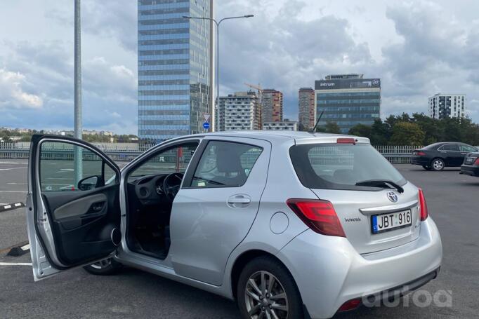 Toyota Yaris XP130 [2th restyling] Hatchback