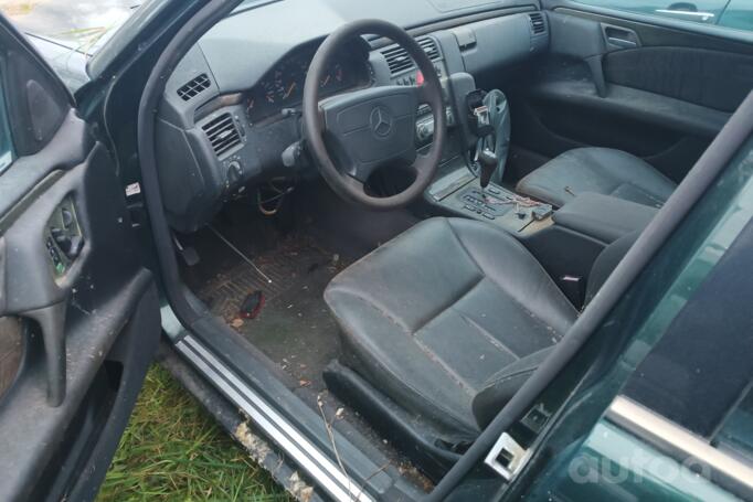 Mercedes-Benz E-Class W210/S210 wagon 5-doors