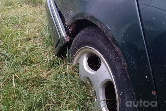 Mercedes-Benz E-Class W210 wagon 5-doors