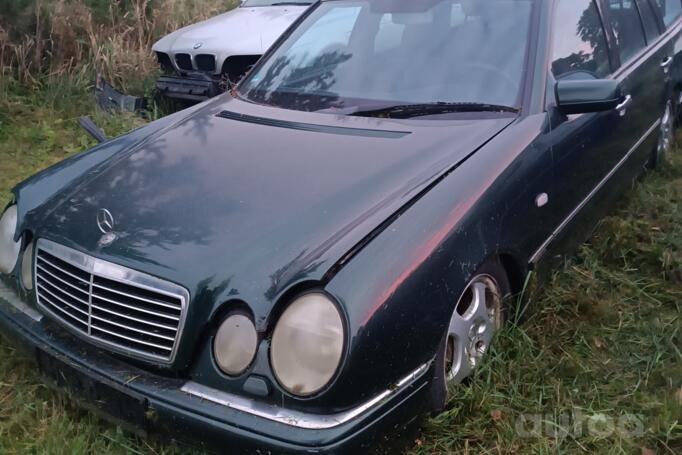 Mercedes-Benz E-Class W210 wagon 5-doors