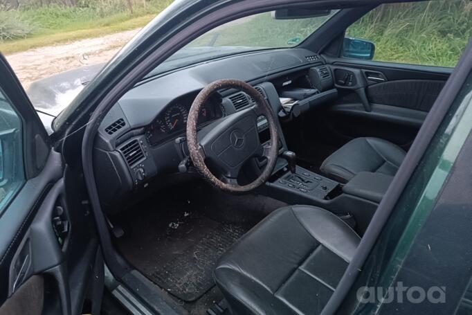 Mercedes-Benz E-Class W210 wagon 5-doors