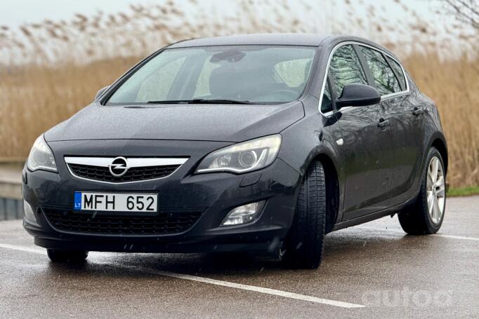 Opel Astra J Hatchback 5-doors