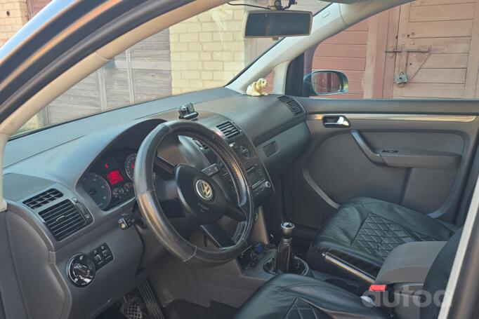 Volkswagen Touran 1 generation Minivan