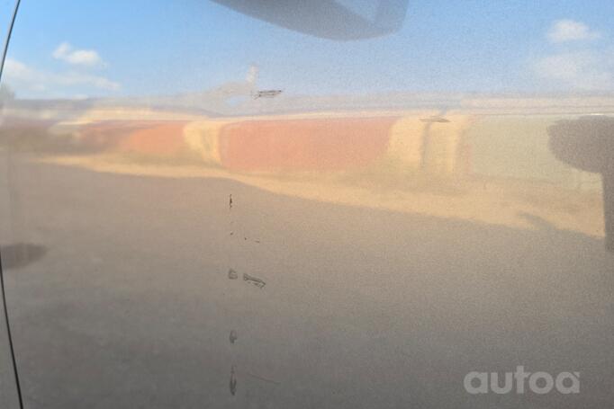 Volkswagen Touran 1 generation Minivan