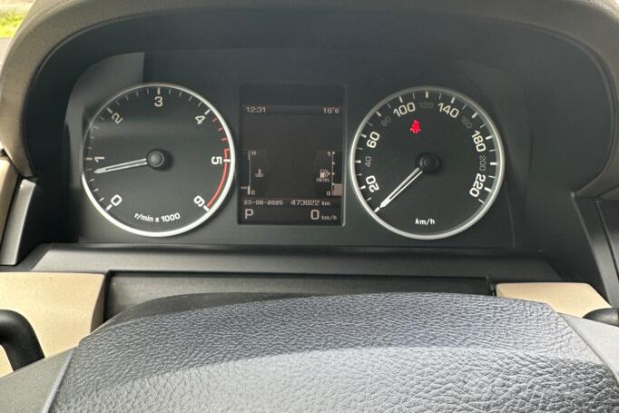 Land Rover Discovery 4 generation SUV