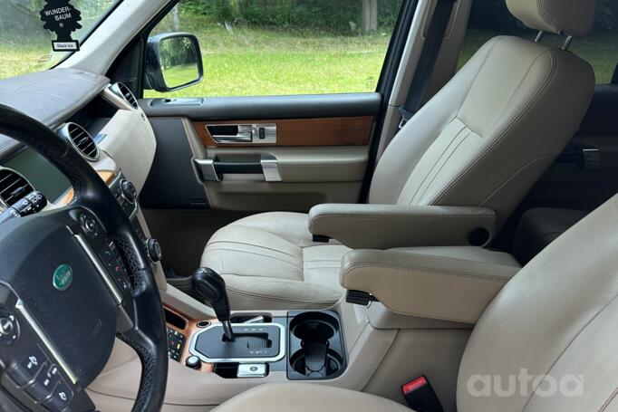 Land Rover Discovery 4 generation SUV