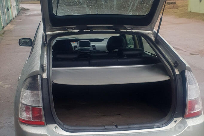 Toyota Prius XW20 [restyling]