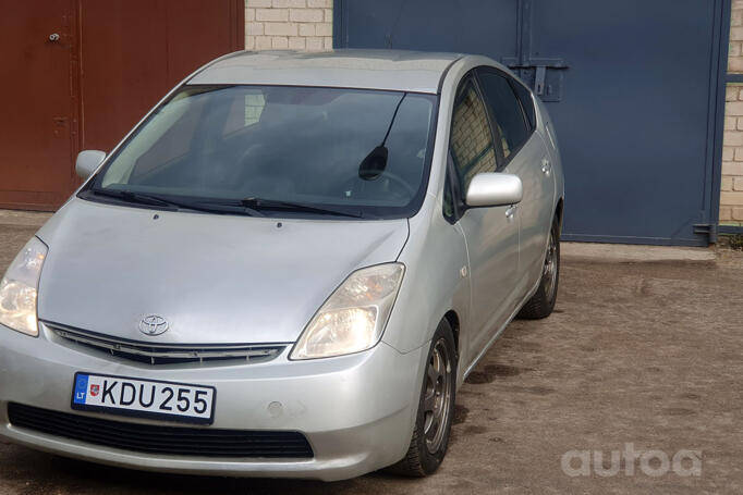 Toyota Prius XW20 [restyling]