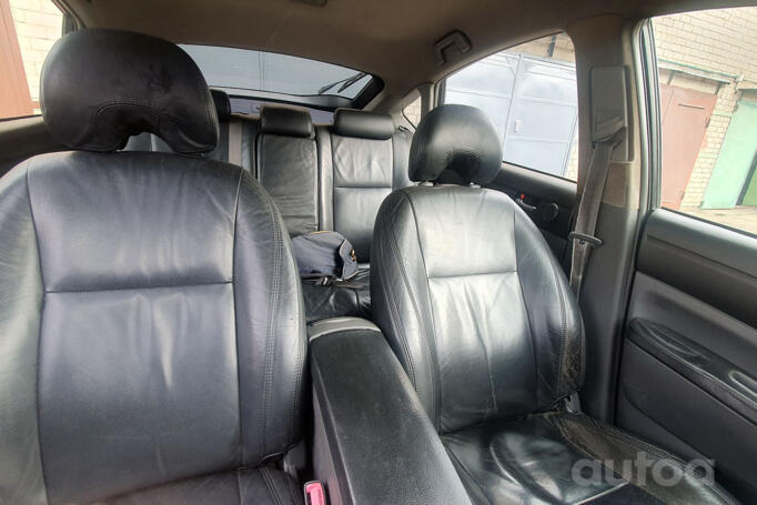 Toyota Prius XW20 [restyling]