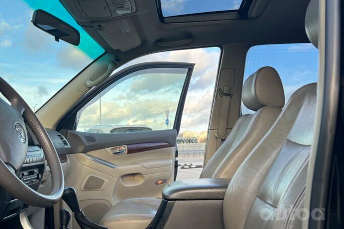 Toyota Land Cruiser 100 Series [2th restyling]