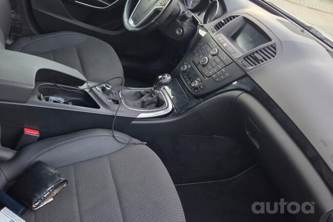 Opel Insignia A Sports Tourer OPC wagon 5-doors
