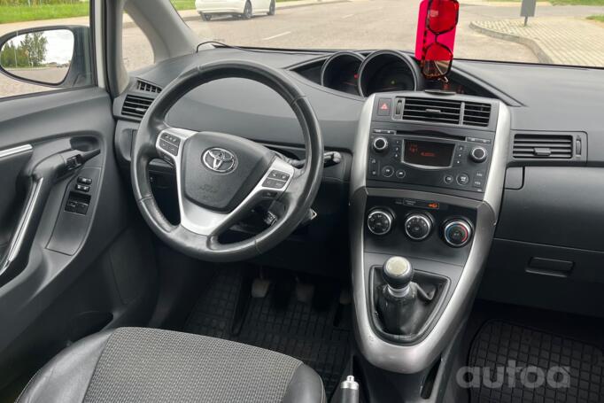 Toyota Verso 1 generation [restyling] Minivan