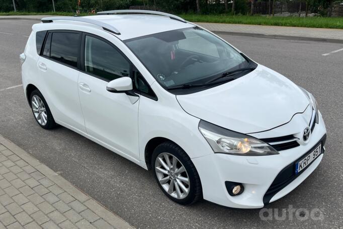 Toyota Verso 1 generation [restyling] Minivan