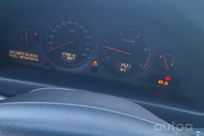 Volvo V70 2 generation R wagon 5-doors