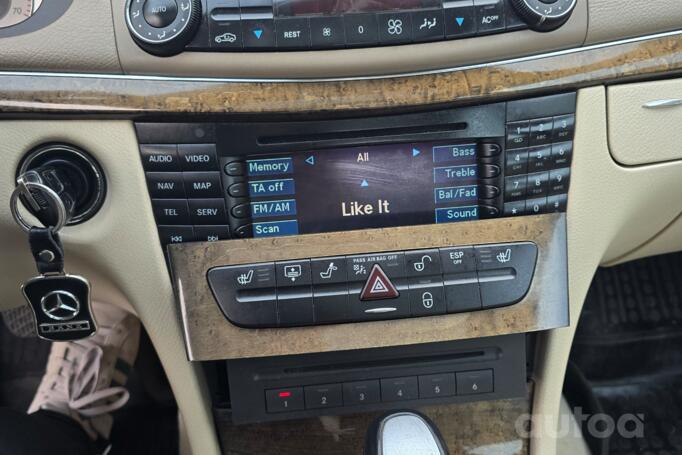 Mercedes-Benz E-Class W211 Sedan