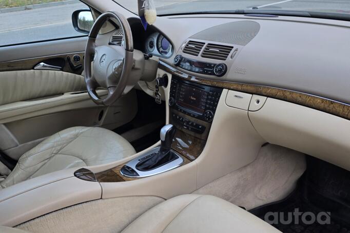 Mercedes-Benz E-Class W211 Sedan