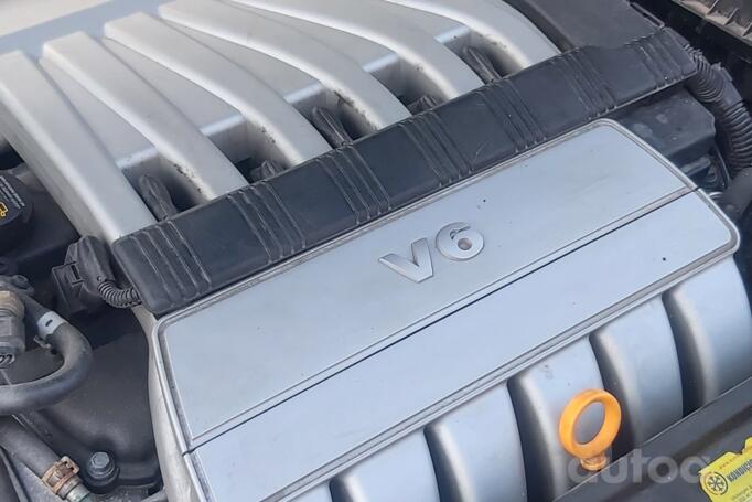 Volkswagen Passat B6 wagon 5-doors