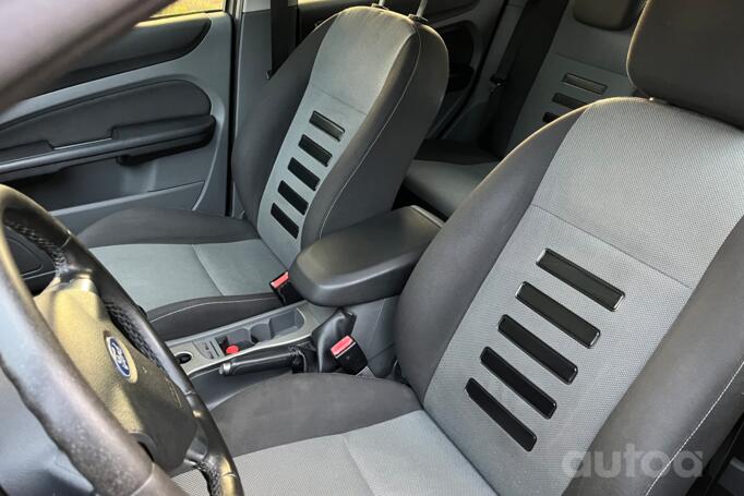 Ford Focus 2 generation [restyling] Hatchback 5-doors