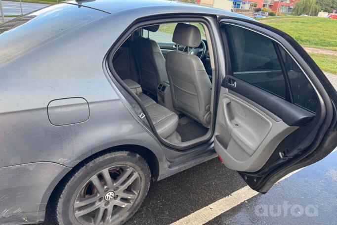 Volkswagen Jetta 5 generation Sedan 4-doors