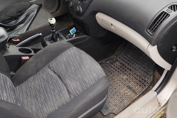 Kia Cee'd 1 generation Hatchback 5-doors