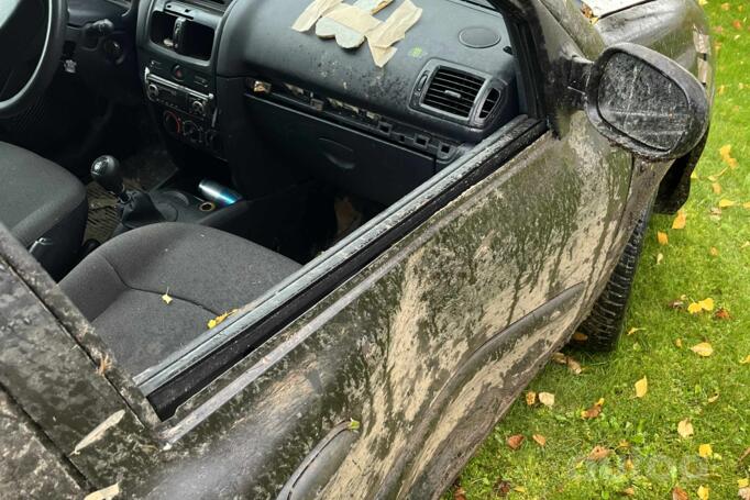 Renault Clio 3 generation Hatchback 5-doors