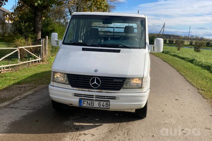 Mercedes-Benz Sprinter First generation