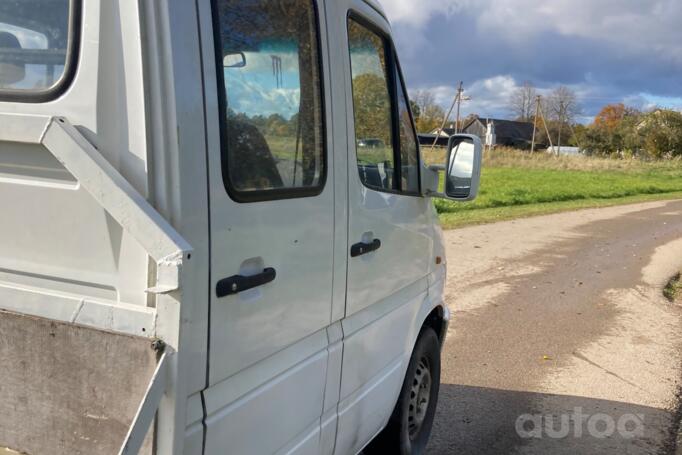 Mercedes-Benz Sprinter First generation