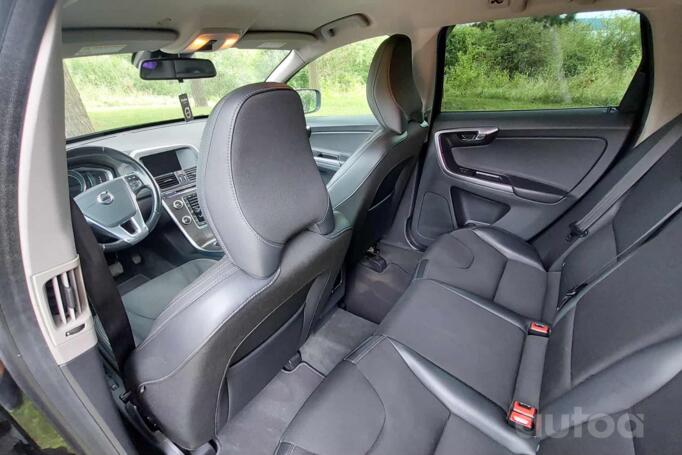 Volvo XC60 1 generation [restyling] Crossover