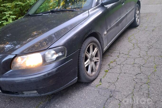 Volvo V70 2 generation R wagon 5-doors