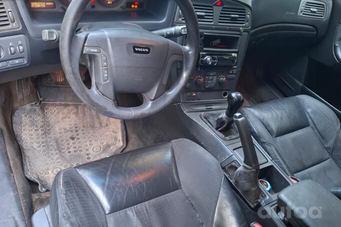 Volvo V70 2 generation R wagon 5-doors