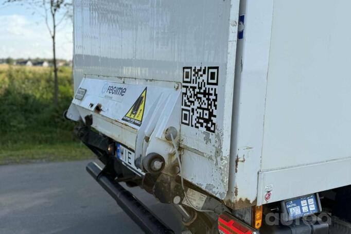 Mercedes-Benz Sprinter Second generation