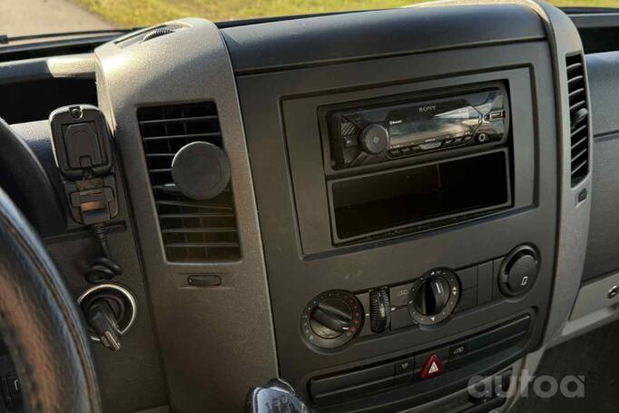 Mercedes-Benz Sprinter Second generation