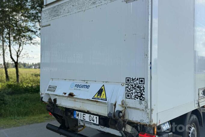 Mercedes-Benz Sprinter Second generation