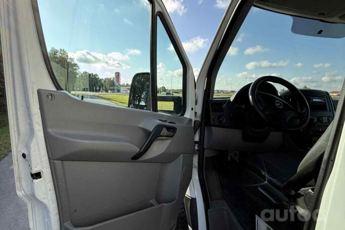 Mercedes-Benz Sprinter Second generation
