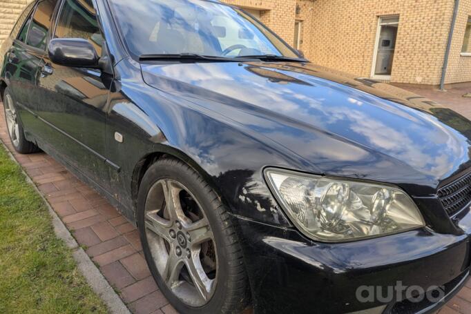 Lexus IS XE10 wagon