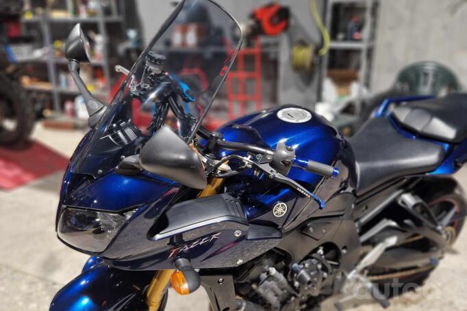 Yamaha FZ