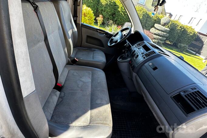 Volkswagen Transporter T5 Minivan 4-doors