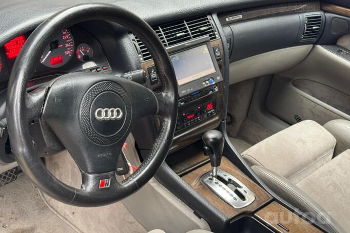 Audi S8 D2 Sedan