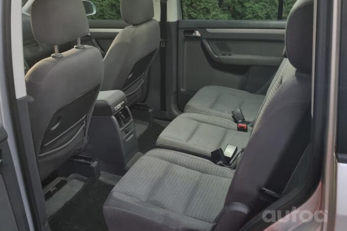 Volkswagen Touran 1 generation Minivan