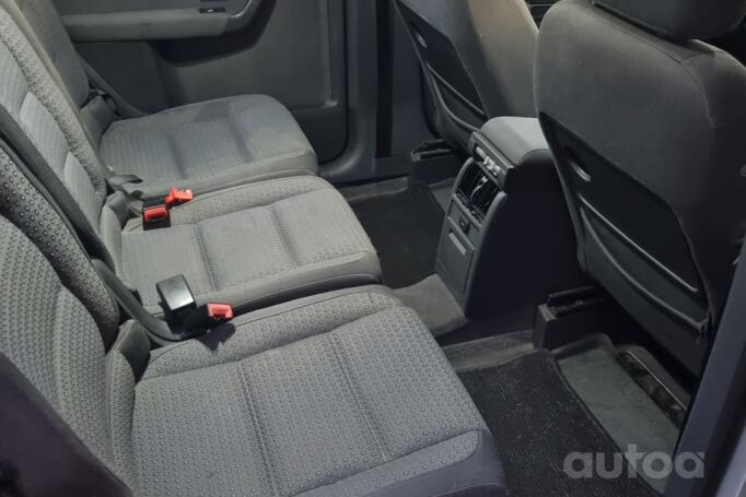 Volkswagen Touran 1 generation Minivan